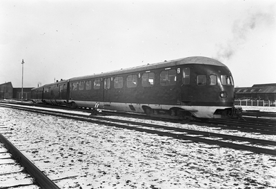 151183 Afbeelding van het diesel-electrische treinstel nr. 162 (DE 3, serie 141-169, voorheen serie 11-50) van de N.S. ...